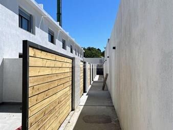 https://web5.gallito.com.uy/venta-apartamento-2-dormitorios-brazo-oriental-magested-y-r-inmuebles-28046310