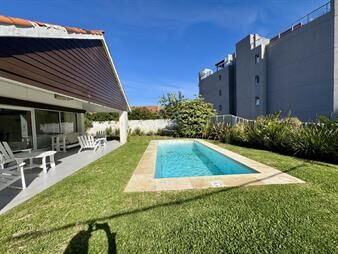 https://web5.gallito.com.uy/alquiler-de-temporada-a-pasos-de-playa-mansa-inmuebles-27946486