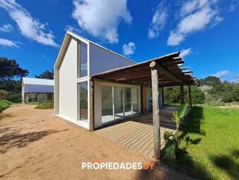 https://www.gallito.com.uy/casa-a-estrenar-a-la-venta-en-arenas-de-jose-2-inmuebles-28048653