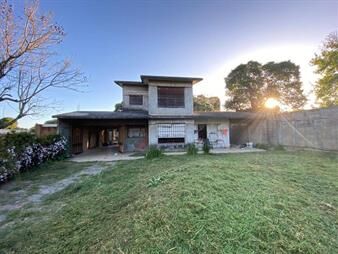 https://web5.gallito.com.uy/venta-de-casa-con-gran-potencial-inmuebles-28048680