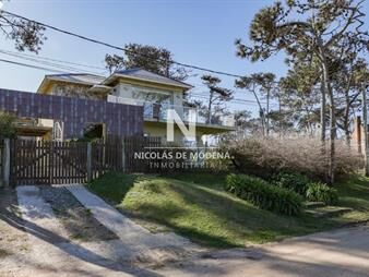 https://web5.gallito.com.uy/casa-de-6-dormitorios-en-venta-proximo-al-mar-inmuebles-24049490