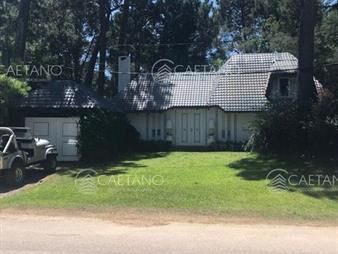 https://web5.gallito.com.uy/venta-casa-4-dormitorios-pinares-punta-del-inmuebles-28058706