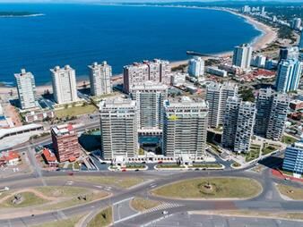 https://web5.gallito.com.uy/apartamento-en-alquiler-de-3-dormitorios-en-torre-inmuebles-27813003