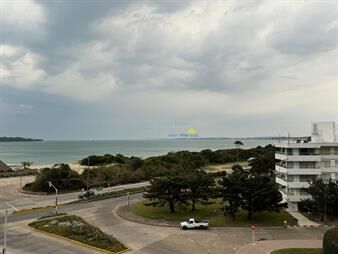 https://web5.gallito.com.uy/apartamento-en-venta-de-3-dormitorios-en-punta-inmuebles-27740105