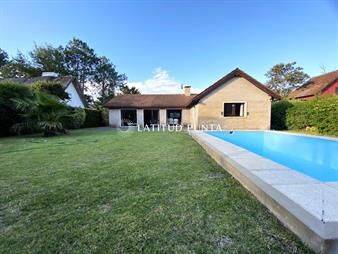 https://web5.gallito.com.uy/pinares-4-dormitorios-con-piscina-inmuebles-24682869