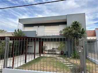 https://www.gallito.com.uy/alquiler-apartamento-3-dormitorios-y-servicio-completo-en-p-inmuebles-28049052