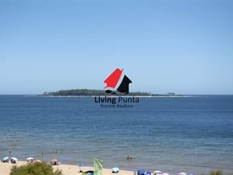 https://web5.gallito.com.uy/vende-hermoso-penthouse-en-playa-mansa-con-azotea-inmuebles-28064171