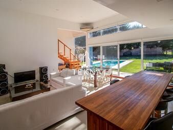 https://web5.gallito.com.uy/venta-casa-punta-del-este-tres-dormitorios-nueva-inmuebles-28066906