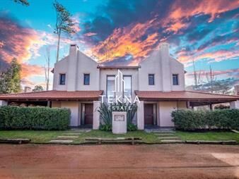 https://web5.gallito.com.uy/venta-de-duplex-en-barrio-privado-playa-mansa-inmuebles-28067033