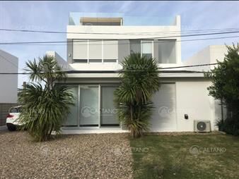 https://www.gallito.com.uy/casa-3-dormitorios-alquiler-temporal-manantiales-inmuebles-28067392