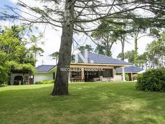 https://web5.gallito.com.uy/espectacular-casa-en-ubicacion-privilegiada-al-inmuebles-25035818
