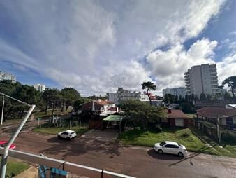 https://web5.gallito.com.uy/departamento-de-2-dormitorios-con-2-baños-en-inmuebles-27382495