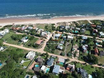 https://web5.gallito.com.uy/vende-casa-en-punta-ballena-inmuebles-27362155