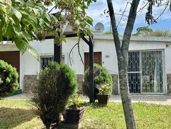 https://web5.gallito.com.uy/venta-casa-2-dormitorios-cuchilla-alta-100m-playa-inmuebles-27891847