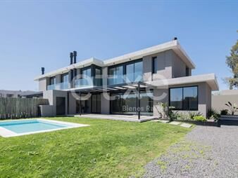 https://web5.gallito.com.uy/alquiler-de-casa-de-3-dormitorios-barrio-parques-inmuebles-28070530