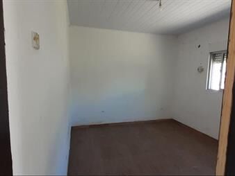 https://www.gallito.com.uy/venta-de-casa-reciclada-en-salto-con-gran-terreno-y-excelen-inmuebles-28076495