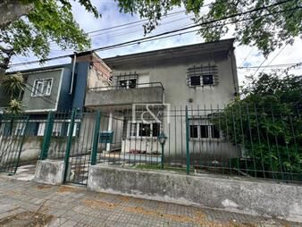 https://web5.gallito.com.uy/venta-casa-5-dorm-barbacoa-jardin-y-garage-en-inmuebles-28076800