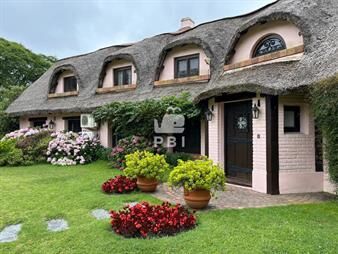 https://www.gallito.com.uy/chacra-en-venta-punta-ballena-3-dormitorios-ref-inmuebles-28076651