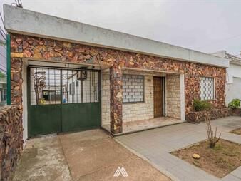 https://www.gallito.com.uy/venta-casa-y-dos-apartamentos-bella-italia-cochera-inmuebles-27945790
