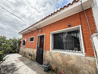 https://web5.gallito.com.uy/venta-casa-nuevo-paris-2-dormitorios-inmuebles-28081786