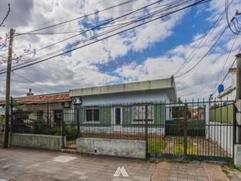 https://web5.gallito.com.uy/venta-de-3-casa-en-el-mismo-padron-cerrito-inmuebles-27907337