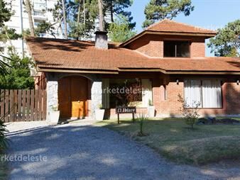 https://web5.gallito.com.uy/casa-en-venta-playa-mansa-4-dorm-s-inmuebles-28086710