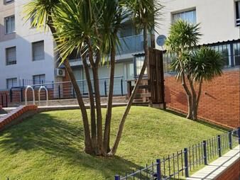 https://web5.gallito.com.uy/apartamento-2-dormitorios-complejo-con-piscina-cercado-l-inmuebles-28090494
