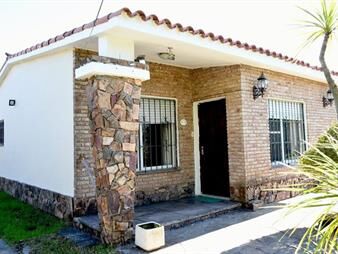 https://web5.gallito.com.uy/casa-2-dormitorios-apto-venta-lomas-de-solymar-inmuebles-28093424