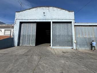https://web5.gallito.com.uy/excelente-galpon-en-pleno-centro-inmuebles-28098448