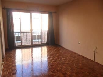 https://web5.gallito.com.uy/oportunidad-2-dormitorios-con-gge-a-pasos-del-club-malvin-inmuebles-28098566