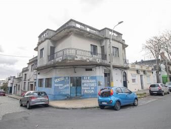 https://web5.gallito.com.uy/venta-casa-y-2-locales-la-comercial-inmuebles-27674059