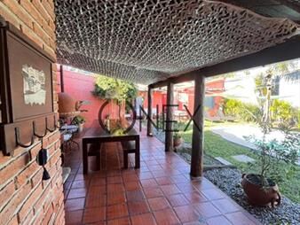 https://web5.gallito.com.uy/hermosa-propiedad-de-4-dormitorios-en-av-don-de-inmuebles-28101835