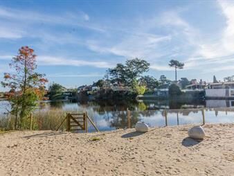 https://web5.gallito.com.uy/venta-apartamento-3-dormitorios-parque-miramar-avenida-de-l-inmuebles-25617535