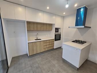 https://web5.gallito.com.uy/casa-en-1-planta-recilada-a-una-cuadra-de-h-inmuebles-28102158