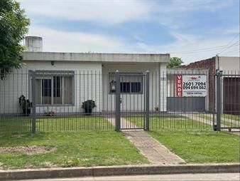 https://web5.gallito.com.uy/venta-de-casa-en-punta-gorda-gran-terreno-1-planta-2-dormit-inmuebles-28102778