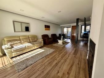 https://web5.gallito.com.uy/divina-4-dormestar-gran-fdo-verde-barb-cochprev-piscina-inmuebles-27840500