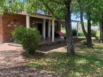 https://web5.gallito.com.uy/venta-de-casa-principal-4-bungalows-juntos-en-un-mismo-padr-inmuebles-28082204