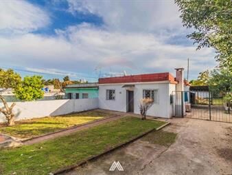 https://web5.gallito.com.uy/venta-casa-2-dormitorios-y-apto-bella-italia-inmuebles-28107248