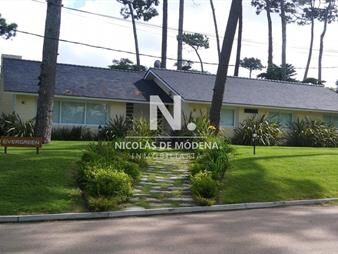 https://web5.gallito.com.uy/hermosa-casa-en-venta-en-la-zona-de-la-mansa-inmuebles-24987332