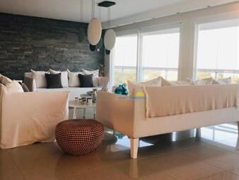 https://web5.gallito.com.uy/torre-de-categoria-en-playa-mansa-inmuebles-27907505