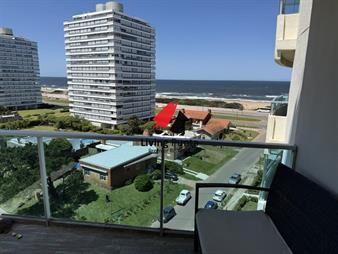 https://web5.gallito.com.uy/espectacular-planta-en-torre-con-servios-y-vista-inmuebles-28086847