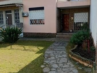 https://web5.gallito.com.uy/vendo-casa-y-monoamb-al-fondo-perez-castellanos-inmuebles-27690959