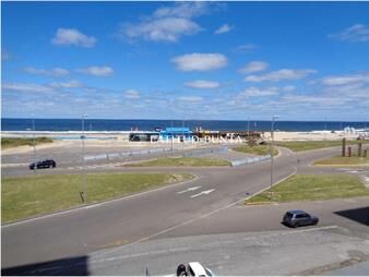 https://web5.gallito.com.uy/apartamento-en-brava-3-dormitorios-dependencia-inmuebles-25841693