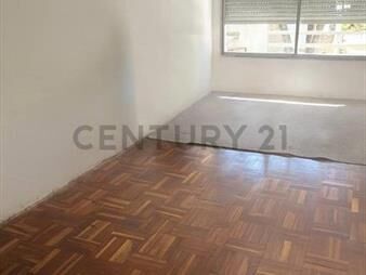 https://web5.gallito.com.uy/prado-2-dormitorios-garage-acepta-banco-al-frente-inmuebles-28110203