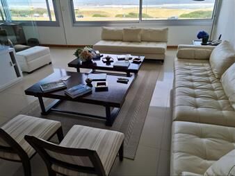 https://web5.gallito.com.uy/torre-tiburon-3-–-playa-brava-3-dorm-servicio-imperdible-inmuebles-27808188
