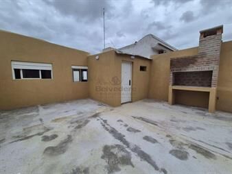 https://web5.gallito.com.uy/casa-en-alquiler-en-belvedere-de-tres-dormitorios-con-entra-inmuebles-28120881
