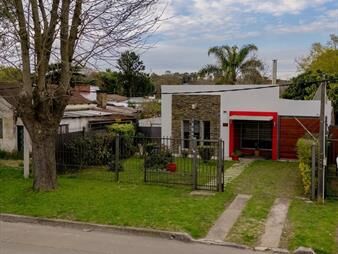 https://web5.gallito.com.uy/vendo-casa-en-lezica-3-dorm-garage-patio-y-barbacoa-inmuebles-28048285