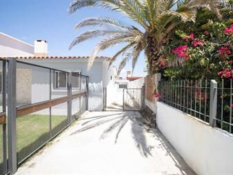 https://web5.gallito.com.uy/venta-casa-ph-3-dormitorios-garaje-sj-carrasco-inmuebles-28130009