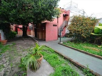 https://web5.gallito.com.uy/venta-casa-2-dormitorios-con-patio-en-la-larrañaga-inmuebles-28107318