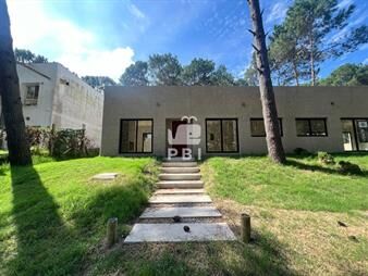 https://web5.gallito.com.uy/casa-en-venta-en-club-del-lago-punta-ballena-inmuebles-27096726
